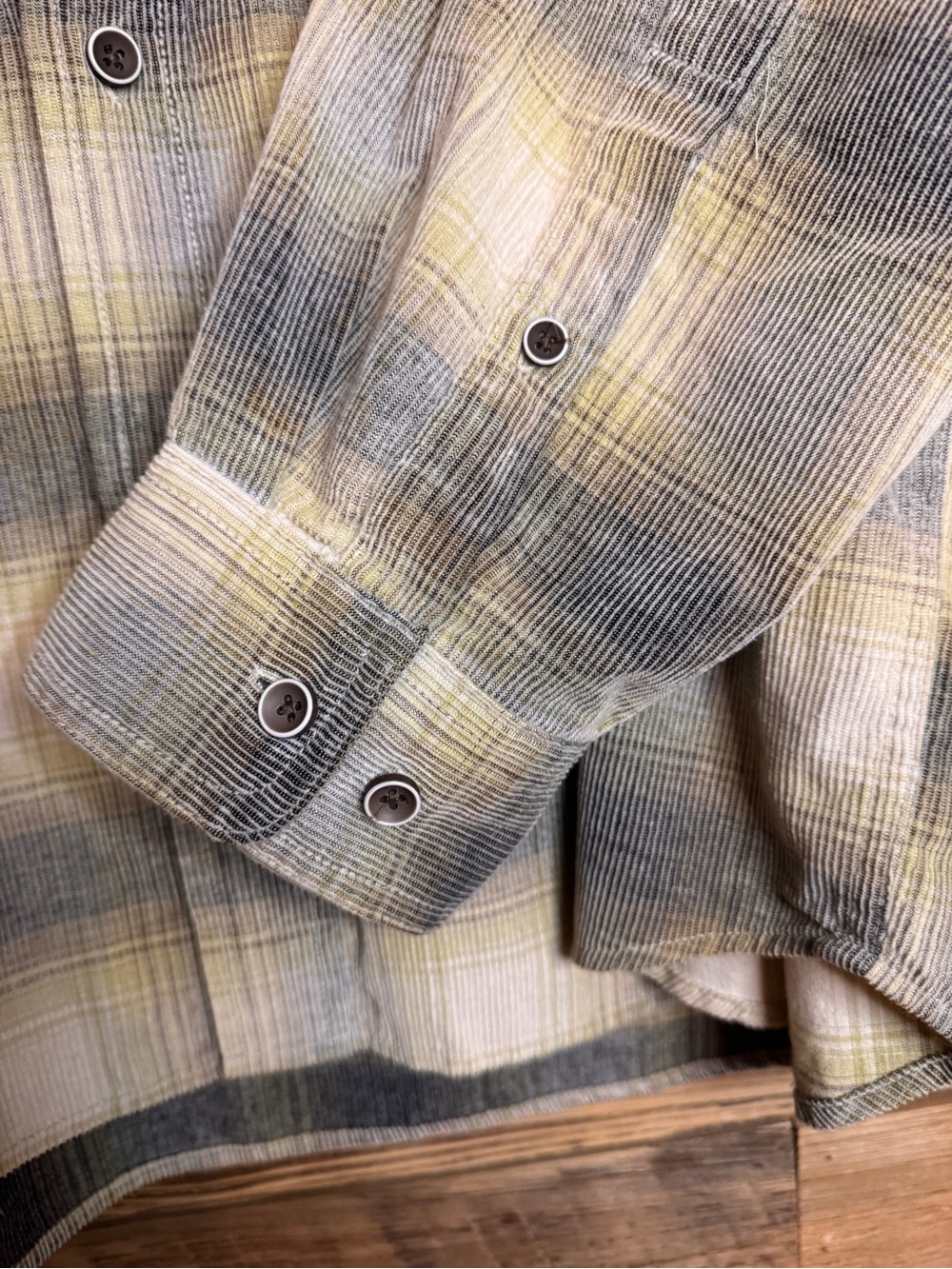 Basic Options Plaid Button-Down Flannel in Gray Cream | Size XL Graphic Tee - Picture 3 of 11